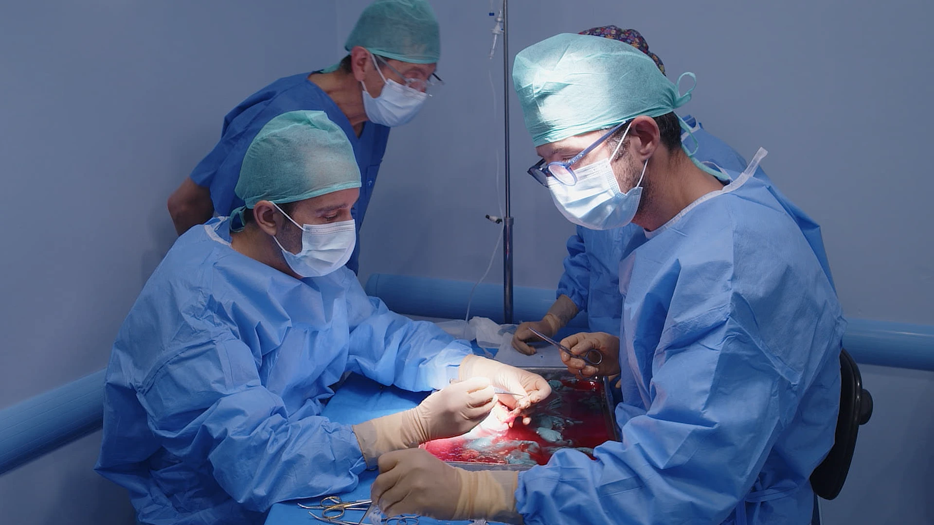 Dos de cada tres hospitales andaluces ya secuencian genes del cáncer