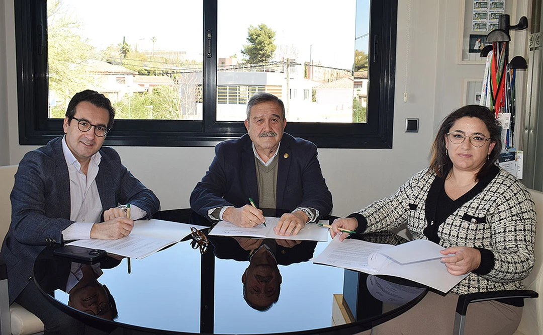 Fibico y el Colegio de Veterinarios  de Córdoba firman un convenio de colaboración para impulsar la investigación, la formación y el conocimiento en zoonosis y en enfermedades emer
